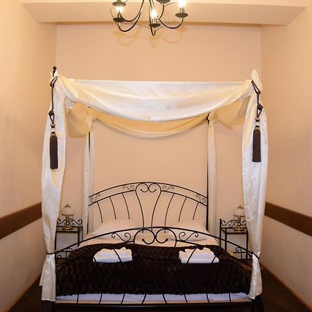 Hotel Zamek Bytow Екстер'єр фото