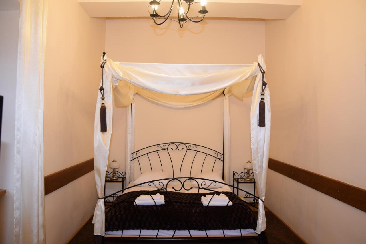 Hotel Zamek Bytow Екстер'єр фото